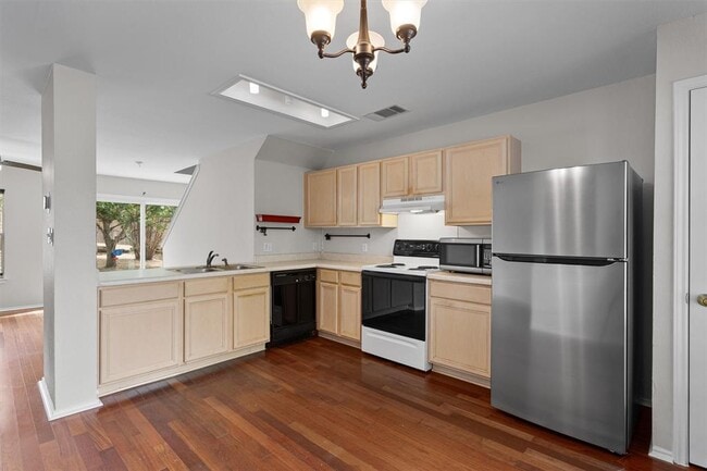 Building Photo - 1512 Curameng Cove