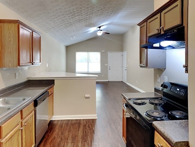 Building Photo - 4761 Tuong Yen Ct
