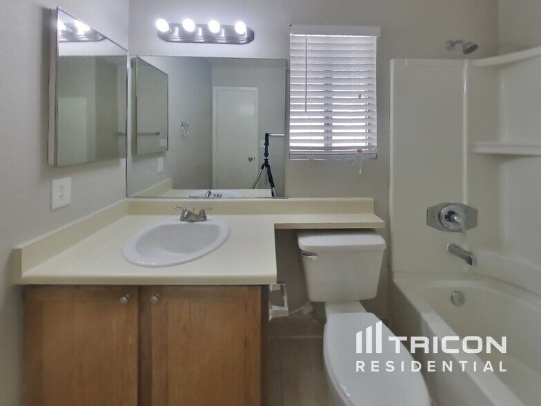 Building Photo - 855 Schooner Dr