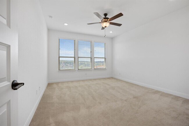 Building Photo - 22212 Coyote Cave Trl