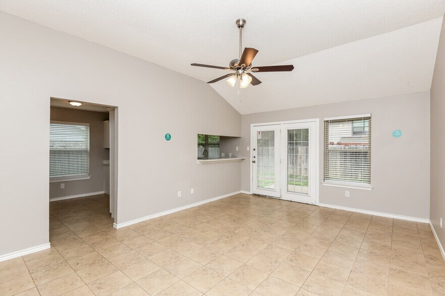 Building Photo - 2119 Belmont Park Dr