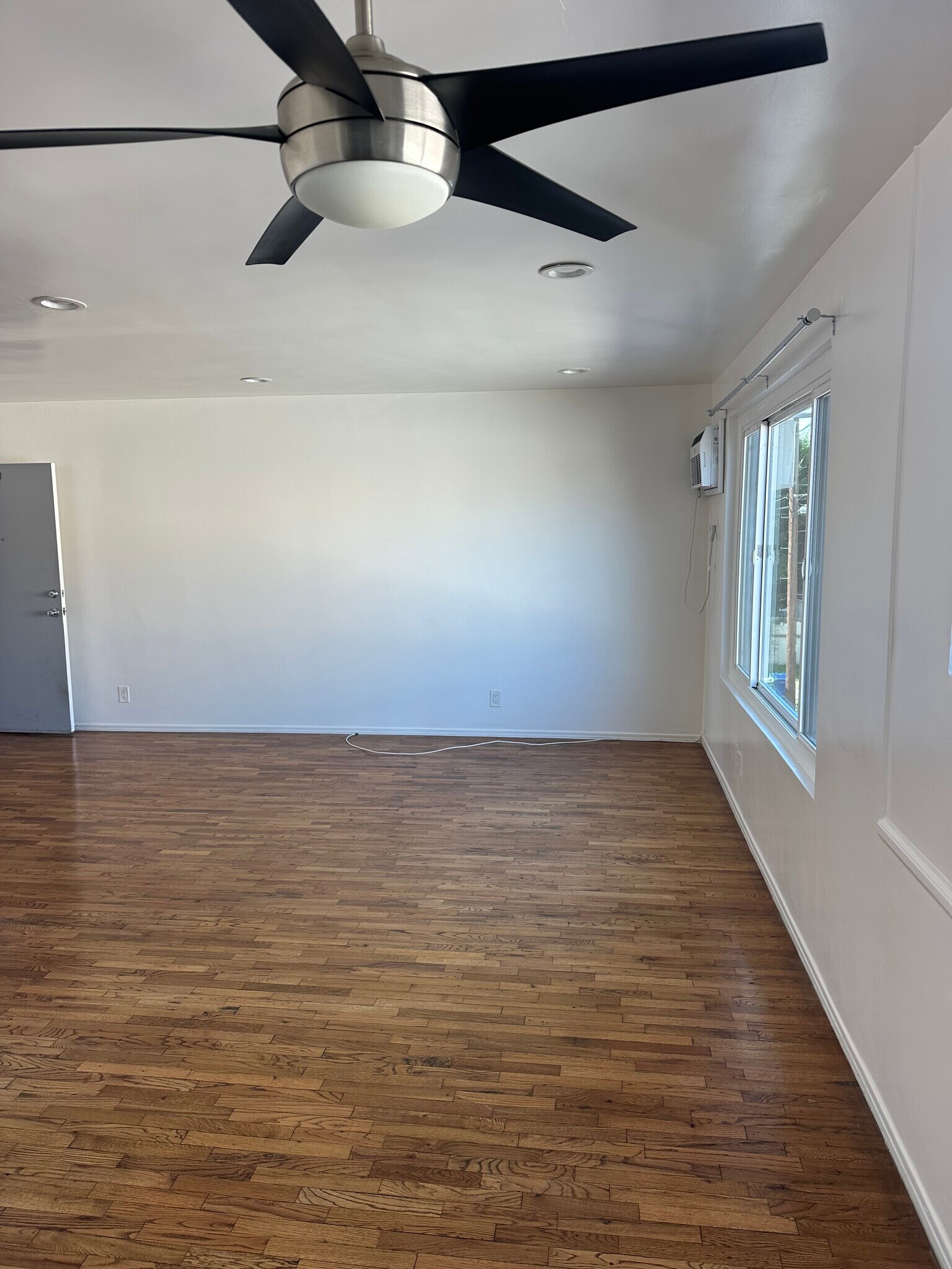 Building Photo - 6070 Pickford St