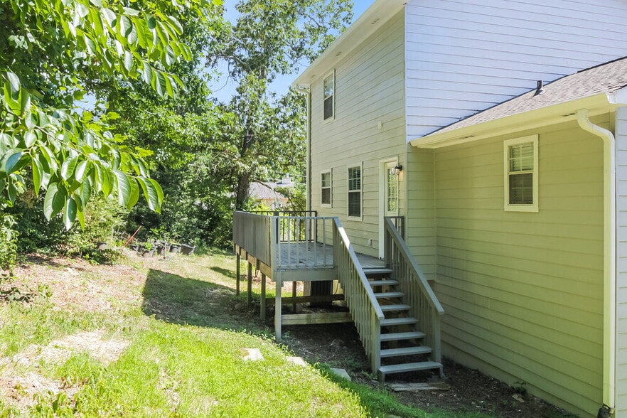 Building Photo - 3756 Cherokee Overlook Dr