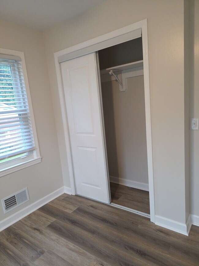 Building Photo - 2942 Larkspur Rd