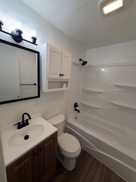 Building Photo - 581 E Mulchatna Dr
