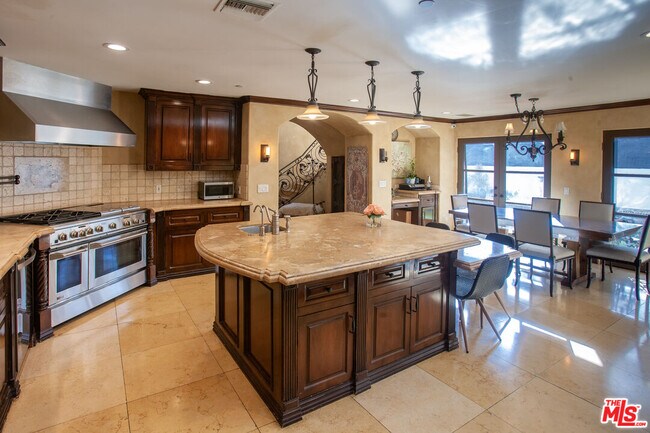 Building Photo - 3501 Caribeth Dr