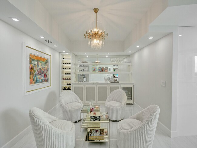 Building Photo - 411 N New River Dr E