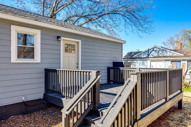 Building Photo - Newly Renovated Rock Hill Home Close to Downtown