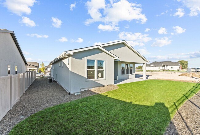Building Photo - Charming 3 Bed, 2 Bath Home in Nampa, ID with Spacious Layout and Modern Touches!