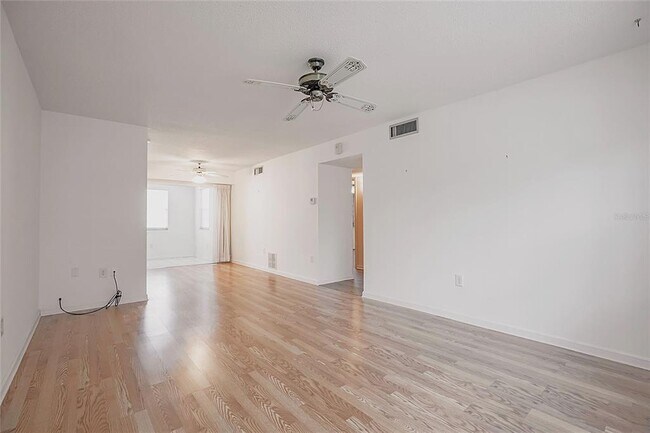 Building Photo - 4158 S Tamiami Trl