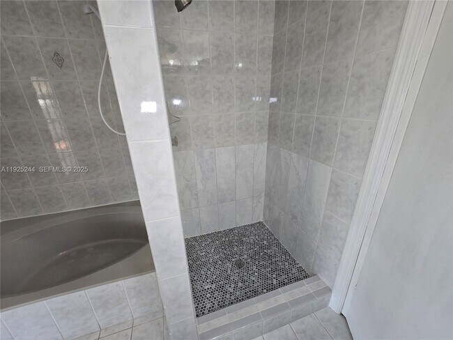 Building Photo - 894 NW 134th Pl