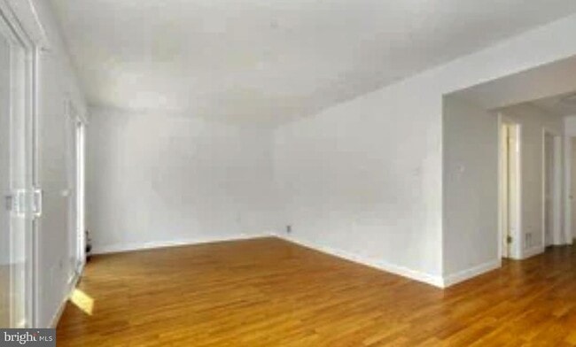 Building Photo - 1415 Greenmont Ct