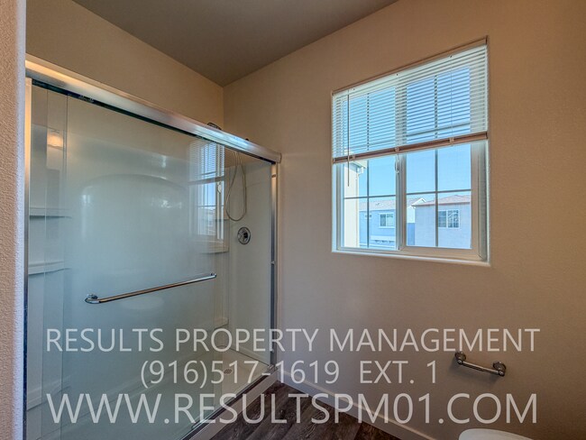 Building Photo - Stunning 4 Bedroom Home in Winding Meadow Village