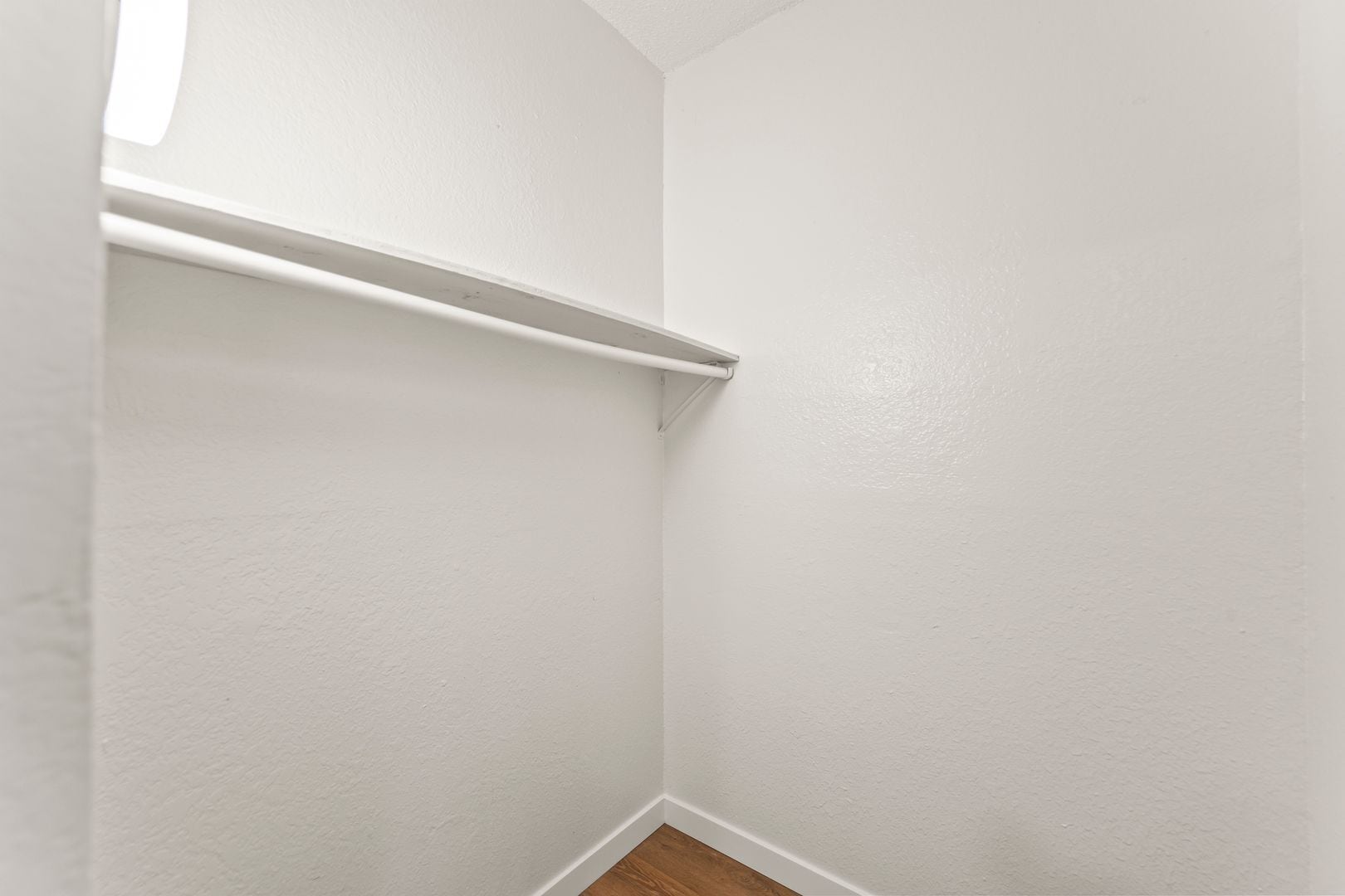 Building Photo - 182 W Vernon Ave