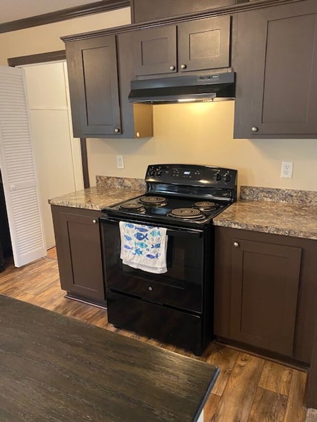 Building Photo - Three Bedroom Two Bath in Lee County, Phenix City, AL