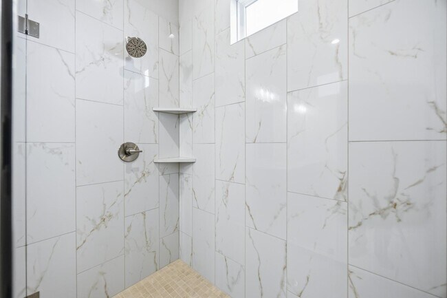 Building Photo - 6109 De Campo St