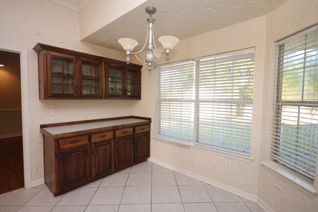 Building Photo - Spacious Northeast Pensacola Home Near UWF with 3 Bedrooms, 2 Baths, Office, 2-Car Garage & Priva...