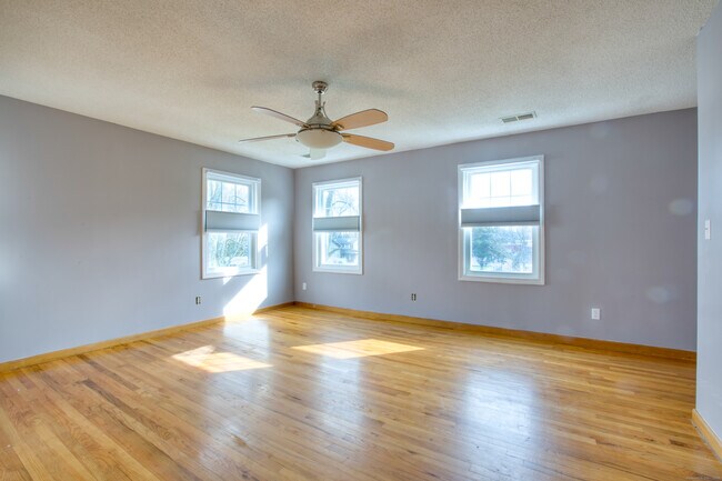 Building Photo - 12 Clancy Rd