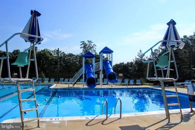 Building Photo - 12288 Wadsworth Way