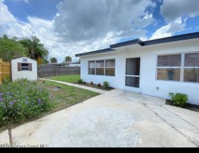 Building Photo - 719 Carissa Ave