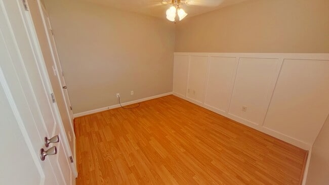 Building Photo - 622 Thorncliff Dr