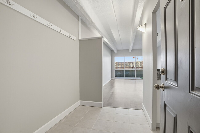 Building Photo - $1,545.94 - 1 Bed, 1 Bath Condo in the Heart of Denver!