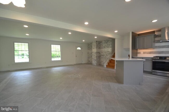 Building Photo - 1436 E Lamplighter Ln