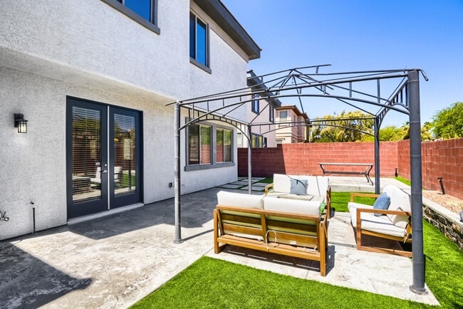 Building Photo - Rare 5 Bdrm home in the Ladera community of Summerlin!