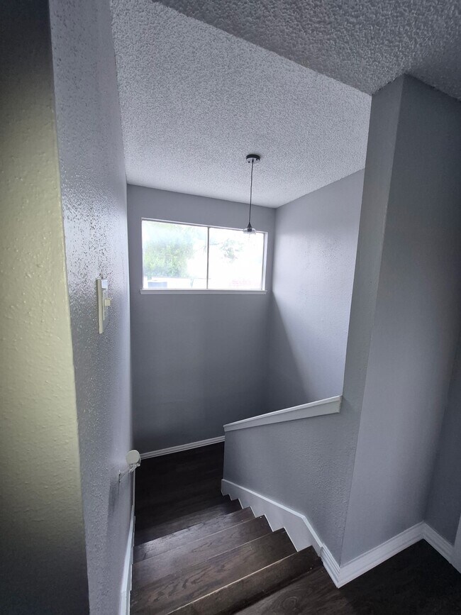Building Photo - 738 Coolwood Dr