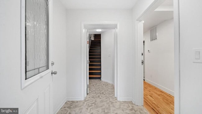 Building Photo - 512 S 4th St