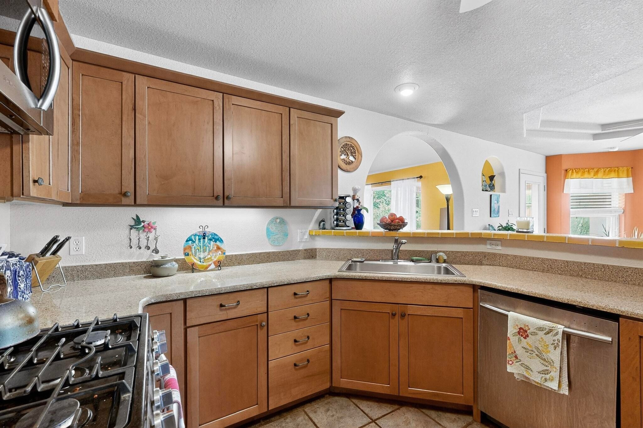 Building Photo - 2004 Vista Lejano