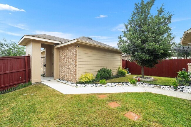 Building Photo - 5917 Principale Dr