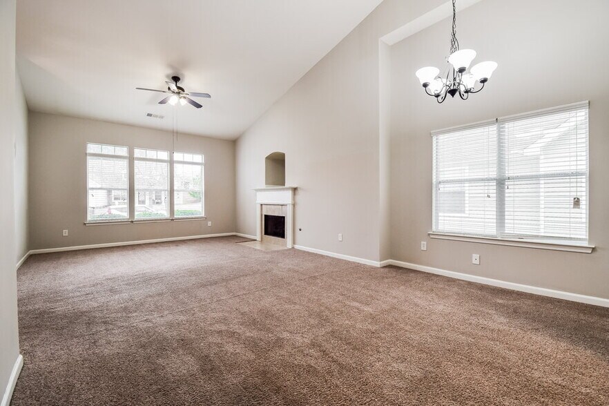 Building Photo - 54 Camden Way