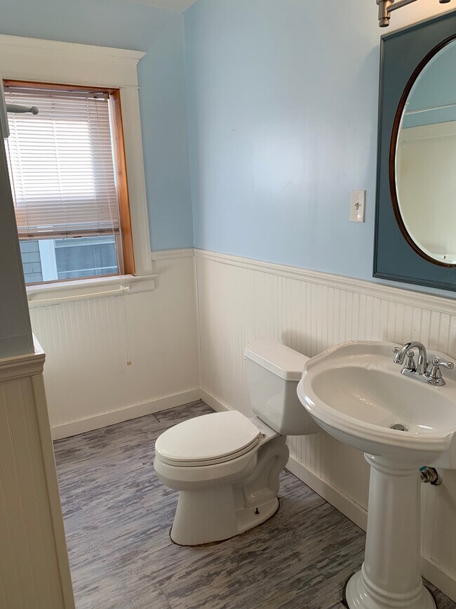 Building Photo - 75 Inwood Pl