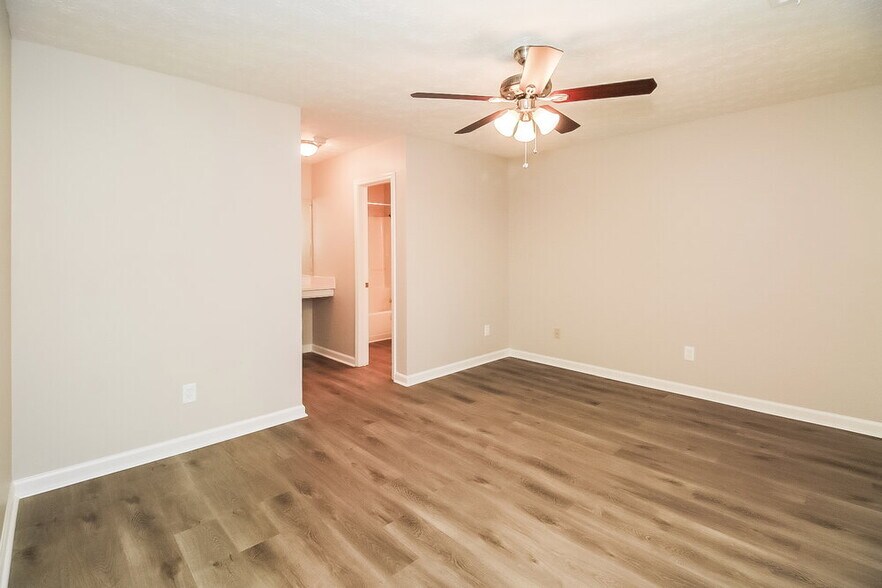 Building Photo - 5431 Staunton Way