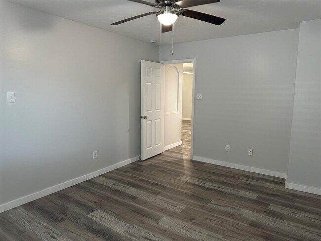 Building Photo - 9206 Kransbury Ln