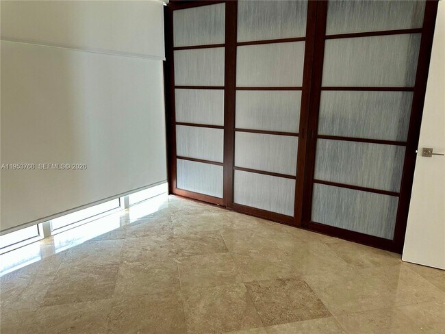 Building Photo - 881 Ocean Dr