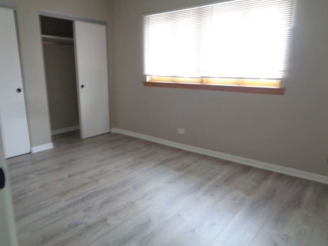 Building Photo - 9644 S Kedzie Ave