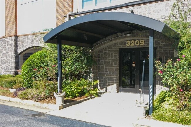 Building Photo - 3209 Ridge Towne Pl