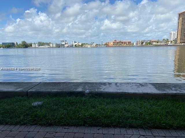 Building Photo - 17100 N Bay Rd