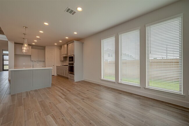 Building Photo - 30223 Gold Finch Pl