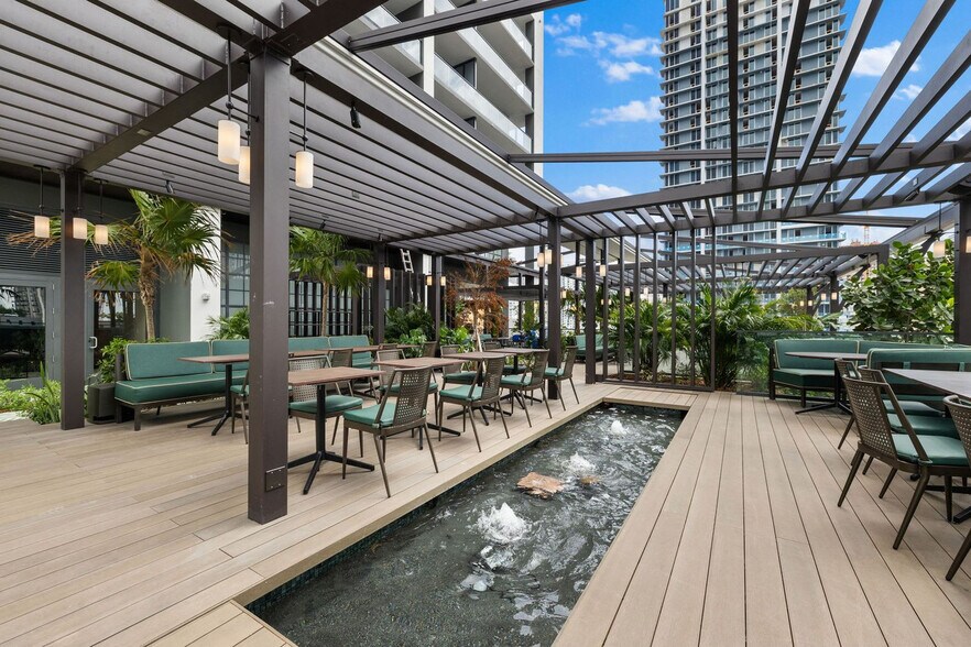 Building Photo - 159 NE 6th St