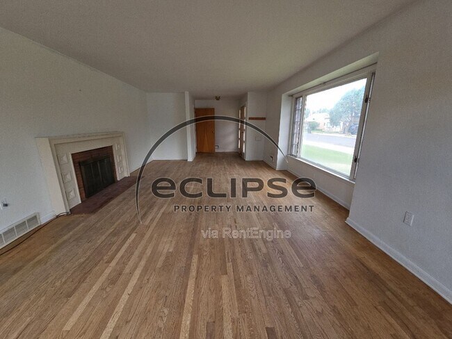 Building Photo - 102 Poncha Ave