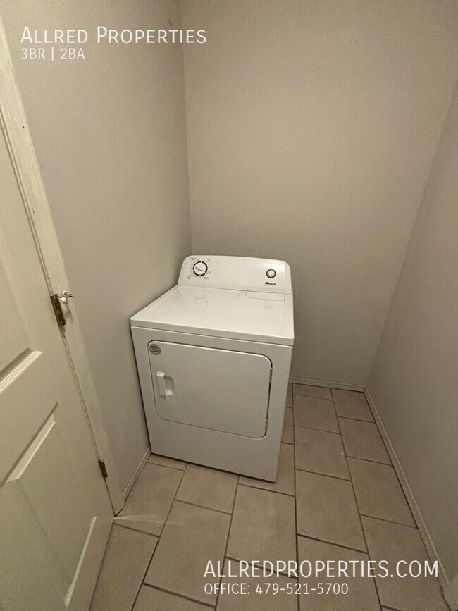 Building Photo - 1673 Evalyn Cir