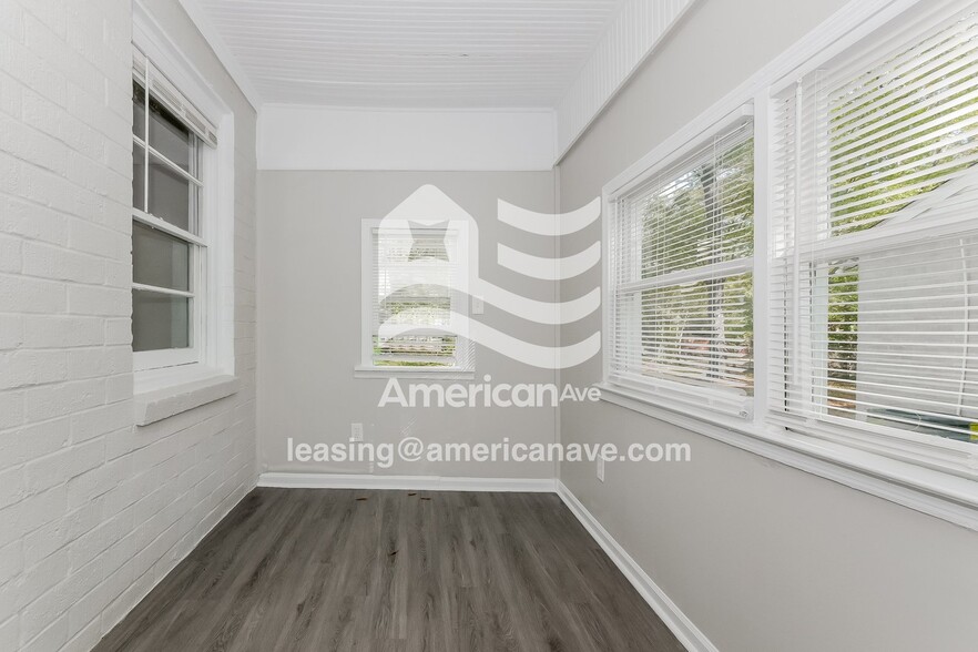Building Photo - 2434 Pye Ave
