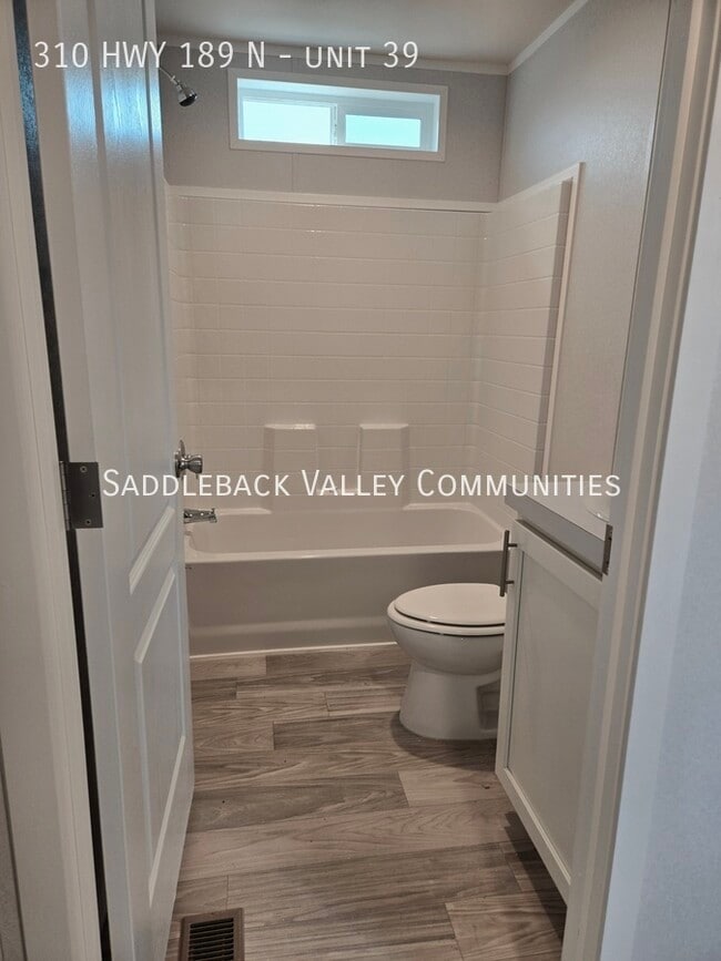 Building Photo - 310 HWY 189