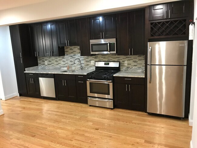 Kitchen - 1321 Orren St NE