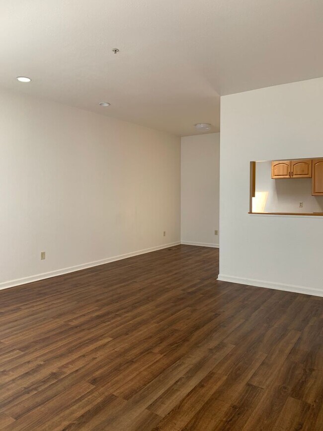 Building Photo - 555 Broadway Ave