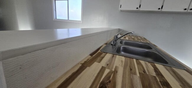 Building Photo - 2623 W Black Creek Rd