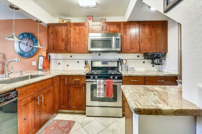 Building Photo - LEASE PENDING- Tahoe City, Dollar Hill Ski...